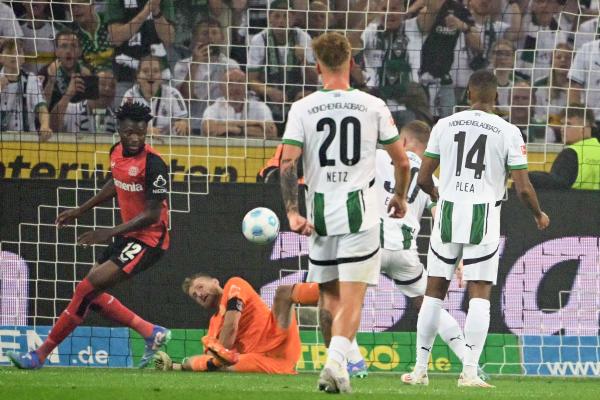 ليفركوزن يحقق فوزا مثيرا في الدقائق الأخيرة على مونشنجلادباخ في افتتاح الدوري الألماني
