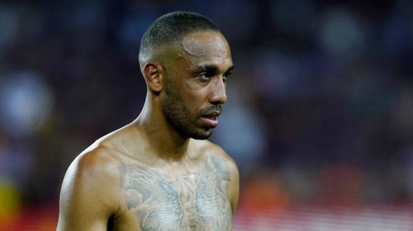 نجم برشلونة يتعرض للاعتداء في سطو مسلح على منزله