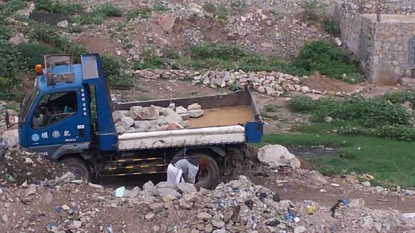 إصابة مواطن برصاص قناصة مليشيات الحوثي الارهابية بتعز