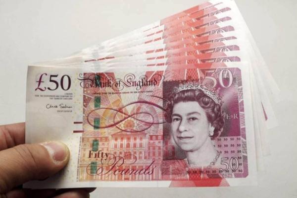 الإسترليني يتكبد أكبر خسارة يومية أمام الدولار منذ يونيو