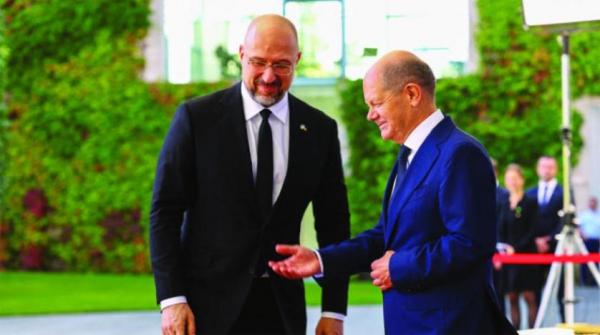 رئيس الحكومة الأوكرانية في برلين أملاً في دعم أقوى