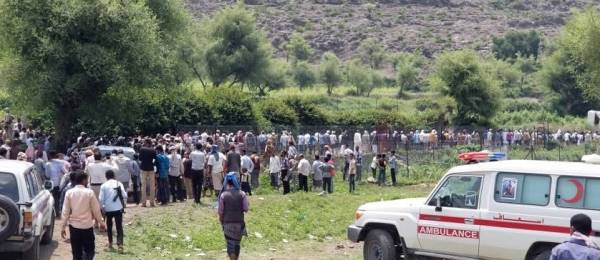 بهتافات ضد الإصلاح وجرائمة.. الحجرية تشيع الطالب عبد الخالق الوهباني  أحد ضحايا الحشد الشعبي