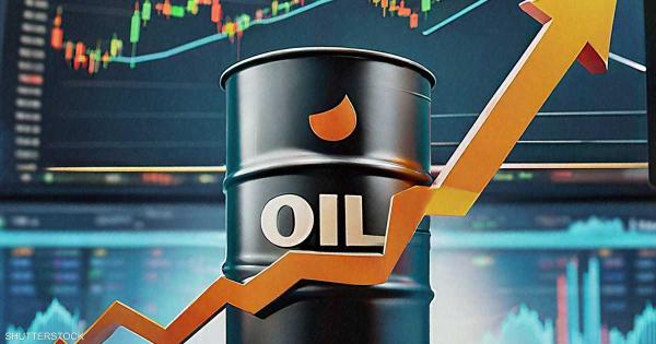 النفط يرتفع بعد اتفاق أوبك+ على رفع الإنتاج لكن بوتيرة أبطأ