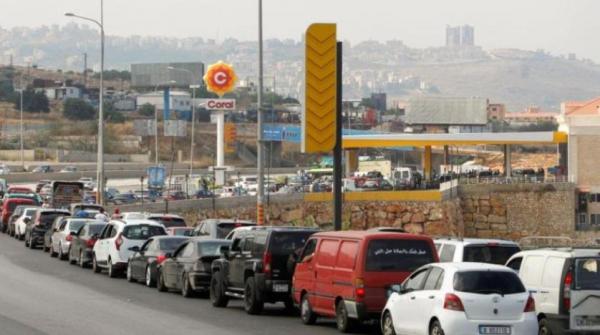 مصرف لبنان يتوقف عن توفير الدولار لواردات البنزين