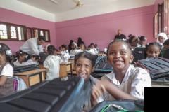 تدشين مشروع توزيع الحقيبة والزي المدرسي بمحافظة حضرموت