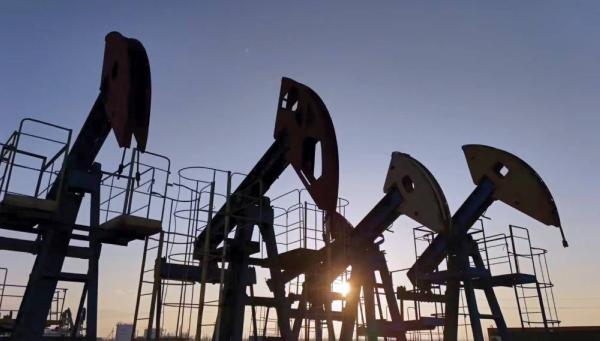 قلق الإمدادات الروسية يقفز بأسعار النفط