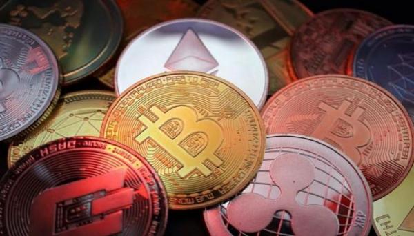 مجزرة العملات المشفرة.. بيتكوين تهبط 10% وإيثر تخسر 6%