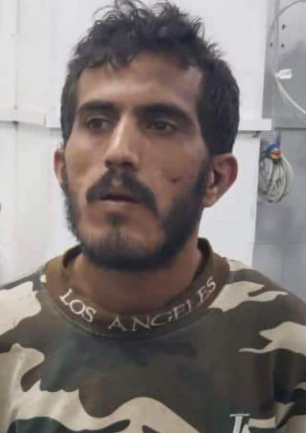 في جريمة هزت المجتمع.. عنصر حوثي في إب يقدم على ذبح أمه بالسكين