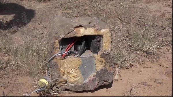 "المشتركة" تأسر مهندس حوثي حاول زرع عبوات وألغام شمال الضالع