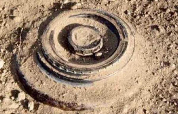 عبوة حوثية تقتل شابين وإصابة ثالث بـ"قريشية" البيضاء