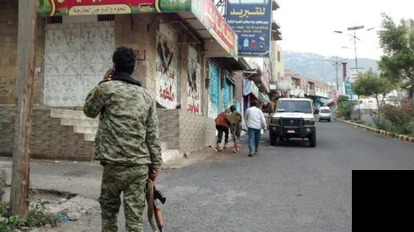 3 قتلى و5 جرحى باشتباكات في مركز إغاثة شرق تعز
