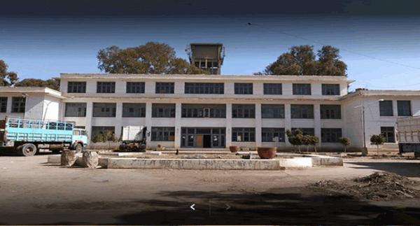 قيادي حوثي كبير يغلق مصنع الغزل في صنعاء ويتوعد رئيسه بالقتل