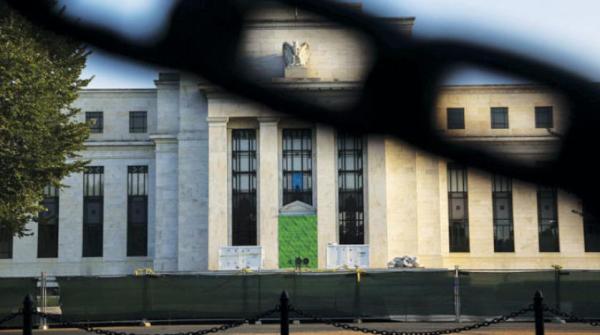 «الفيدرالي» في اختبار «مرتفع التكلفة» لترويض التضخم