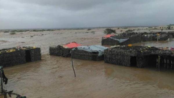 الارصاد: هذا ماسيحدث بعد منتصف ليل اليوم الاثنين.. وندعو المواطنين في هذه المحافظات اليمنية إلى أخذ الحيطة والحذر الشديدين..!؟ - (تفاصيل)