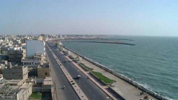 رغم جرائمها وحصد ألغامها مزيدا من الأرواح.. شباب الحديدة يتحدون ضد الحوثي وينظمون مسيرة احتفائية بعيد سبتمبر