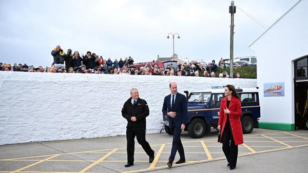 العائلة المالكة في بريطانيا تعود إلى أداء واجباتها بعد انتهاء فترة الحداد