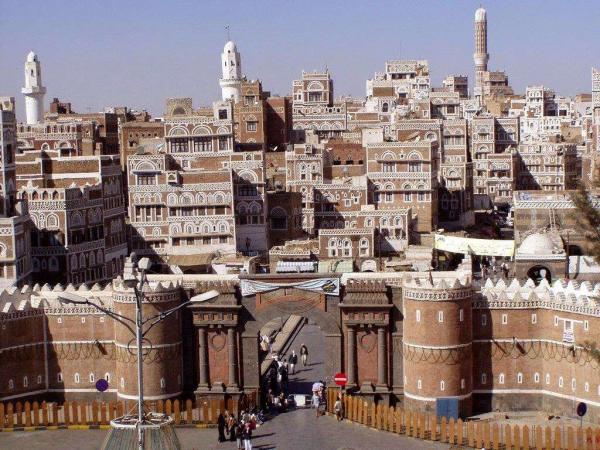 صنعاء: مليشيا الحوثي تطلق الرصاص على محتفلين بثورة سبتمبر وتعتقل العشرات