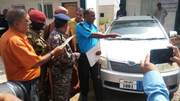 شرطة السير بساحل حضرموت تدشن حملة مرورية لترقيم الدراجات النارية والمركبات