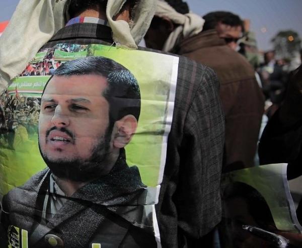 تعرف على حيلة حوثية جديدة لابتزاز وسرقة المواطنين والتجار في مناطق سيطرة المليشيا