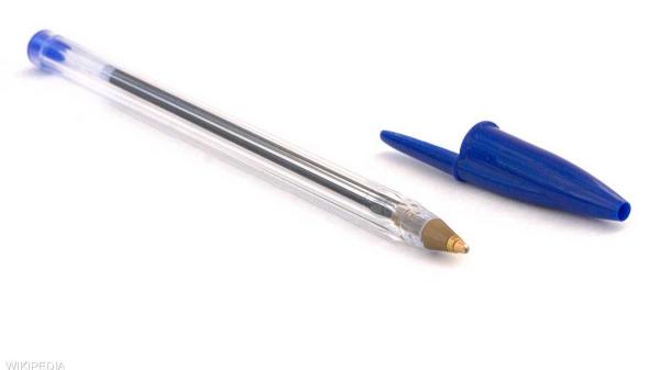 سبب غير متوقع لوجود ثقب في غطاء قلم الحبر