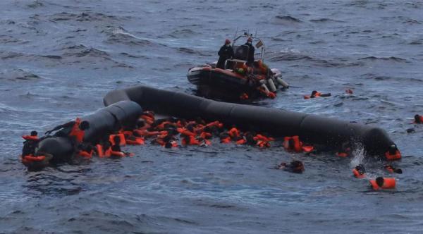 مقتل ما لا يقل عن 15 مهاجراً في غرق سفينة قبالة جزيرة يونانية