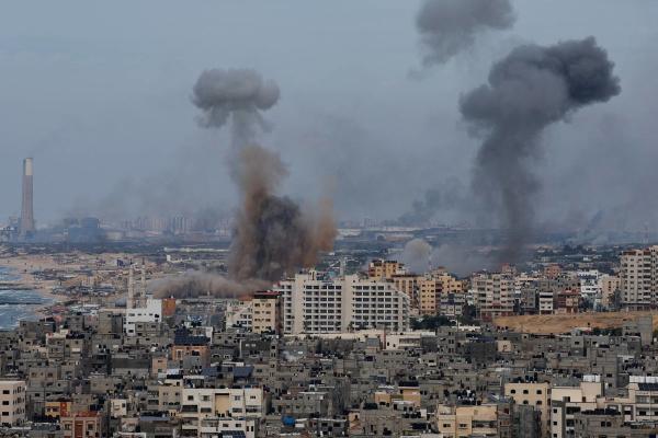 غارات إسرائيلية تقتل 198 فلسطينياً في قطاع غزة