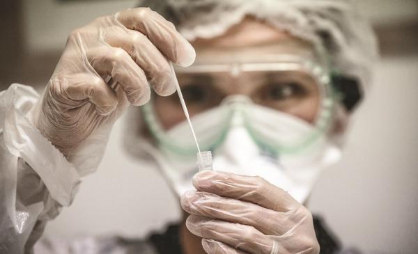 كورونا حول العالم: إجمالي الإصابات يتخطى 621 مليوناً