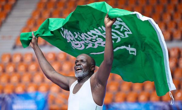 هوساوي بطل العالم في المصارعة الرومانية