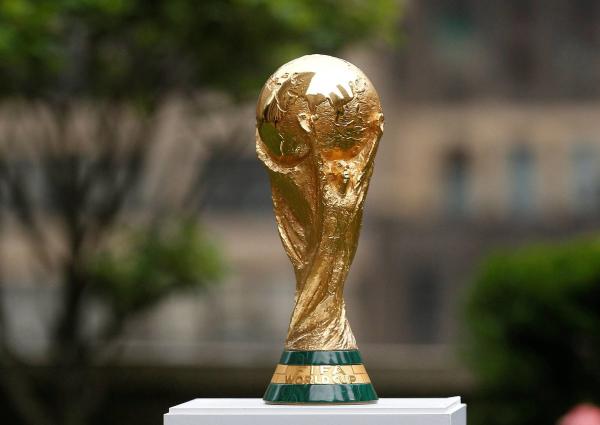 شروط «فيفا» المونديالية: 14 ملعباً أكبرها بسعة 80 ألفاً... و48 مقراً للتدريبات