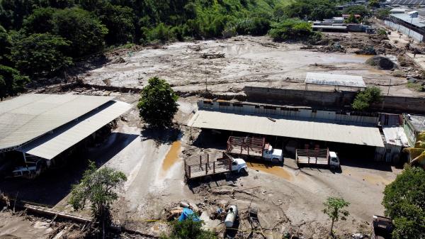 مقتل 43 شخصاً في انهيار أرضي بفنزويلا