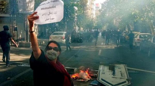 مع استمرار الاحتجاجات الطلابية.. الفنانون والرياضيون يواصلون دعم انتفاضة الشعب الإيراني