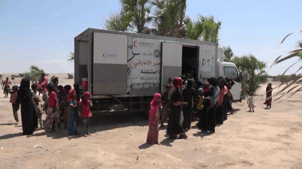 العيادات المتنقلة لهلال الامارات تواصل تقديم خدماتها المجانية للسكان في الساحل الغربي