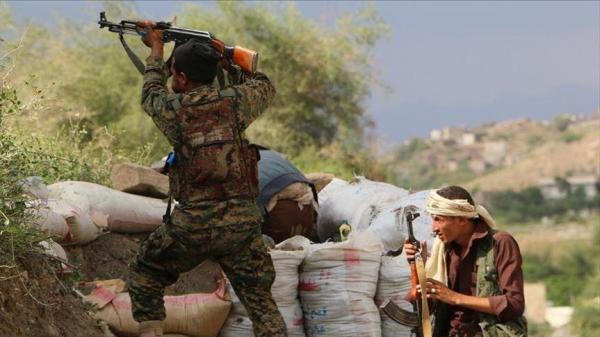 القوات الحكومية تخمد مصادر نيران حوثية شرق وغرب تعز