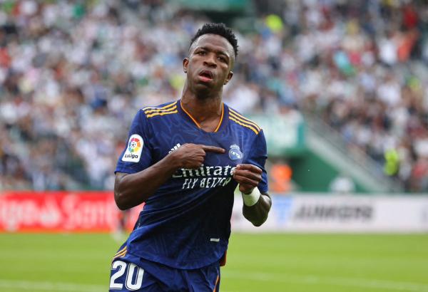 رئيس ريال مدريد يلجأ لفينيسيوس للرد على شائعات مبابي