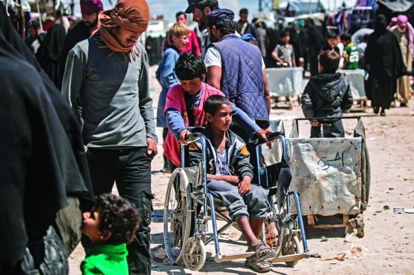 فرنسا تستعيد 40 طفلاً و15 امرأة من مخيمات في سوريا