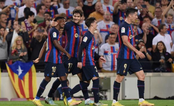 برشلونة يحسم موقعة فياريال بثلاثية ويعتلي وصافة الدوري الإسباني