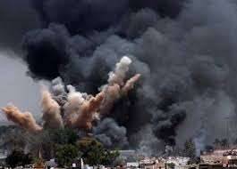 انفجار صواريخ طائرات وعدد من المتفجرات الشديدة وسط حي سكني بصنعاء ومقتل عدد من خبراء التصنيع الحوثيين.. تفاصيل