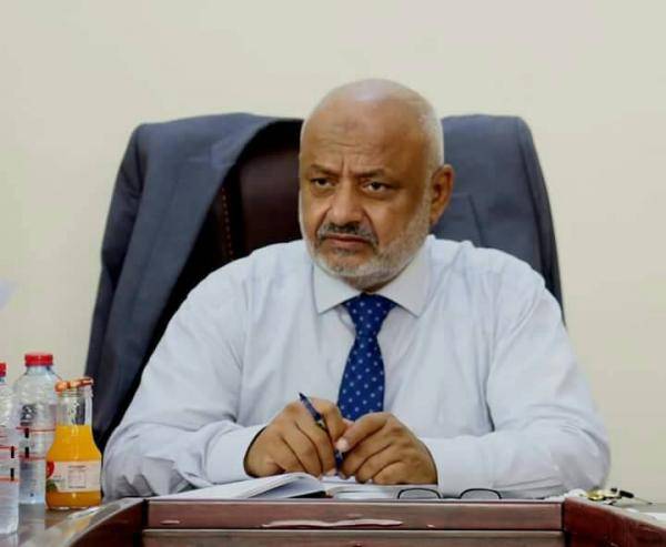 محافظ الحديدة: لا تستطيع أي قوة منعنا من استكمال تحرير المحافظة وأدعو أبناء المدينة إلى التزام مساكنهم أو التوجه للمناطق المحررة