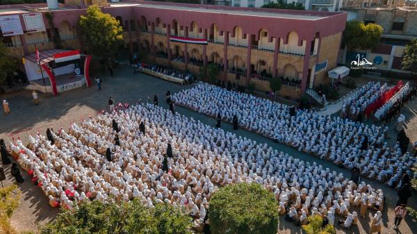 الاشتباكات مع العصابات المسلحة بتعزي توقف العملية التعليمية بمدرسة زيد الموشكي