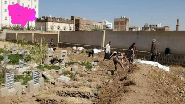 ميليشيا الحوثي تصفي 28 شخصا وتدفنهم بغطاء مجهولي الهوية