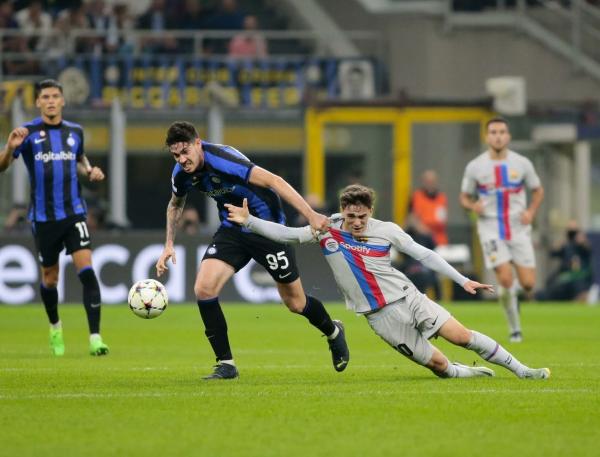 ينافسه ثلاثة أندية إنجليزية.. توتنهام يرصد 50 مليون يورو لضم لاعب انتر ميلان