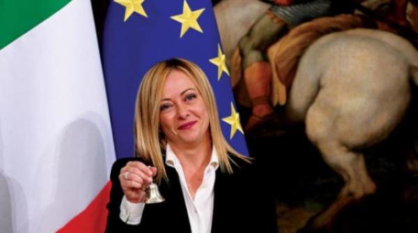 ميلوني تنفي «تعاطفها» أو «تقاربها» مع الفاشية