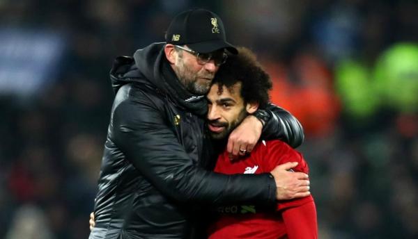 موقف محرج يضطر محمد صلاح للاعتذار للمدرب كلوب