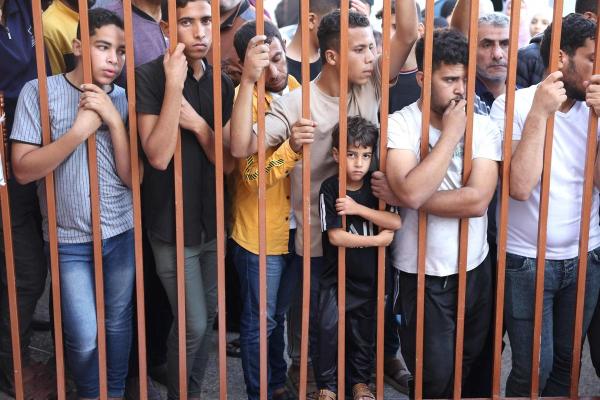 إسرائيل «تختبر» دفاعات «حماس»... وضغوط لـ«هدنة إنسانية»