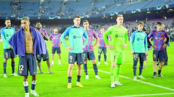 برشلونة... عملاق يتراجع مع تصدّع هيبته كأحد أبرز الأندية الأوروبية