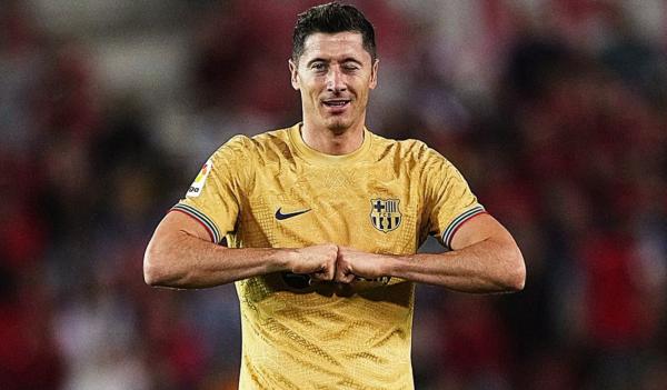 ليفاندوفسكي يقود برشلونة لانتزاع فوز ثمين من فالنسيا