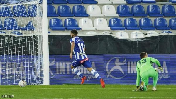 برشلونة يتعادل مع ألافيس بعد "كارثة نيتو وبيكيه"