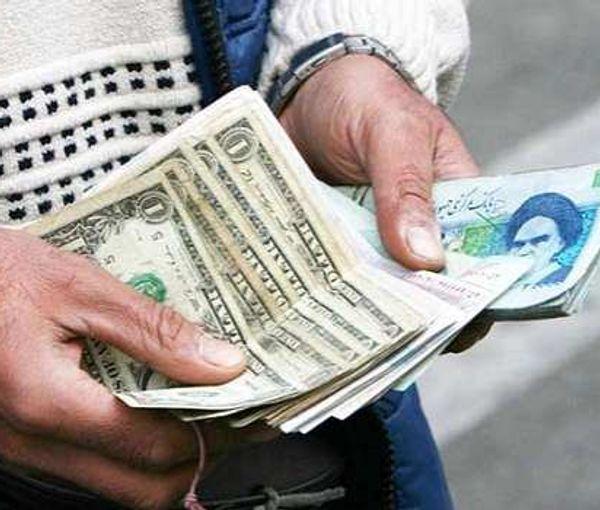الدولار يواصل تحطيم الأرقام القياسية ويصل إلى أكثر من 34 ألفًا و300 تومان إيراني