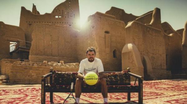 السويسري فافرينكا يشارك في كأس الدرعية للتنس