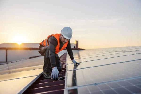 تراجع هجرة العمالة للدول الغنية بأكثر من الخمس في 2024